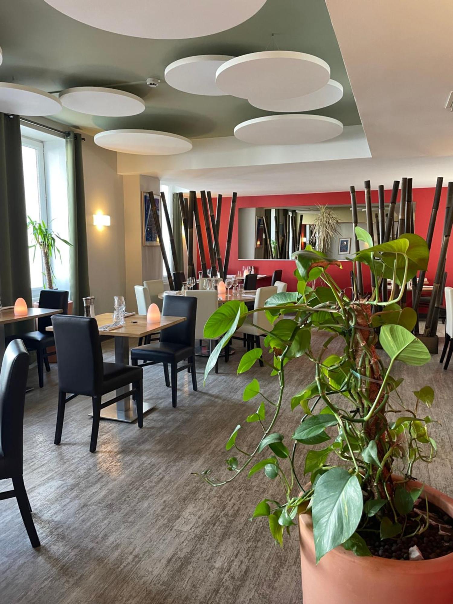 Hotel Restaurant La Boule D'Or Barbezieux-Saint-Hilaire Εξωτερικό φωτογραφία